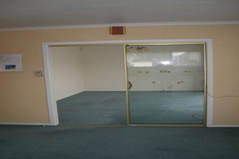 Photo of property in 77 Memorial Avenue, Ilam, Christchurch, 8053