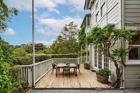 Photo of property in 122 Glenmore Street, Northland, Wellington, 6012