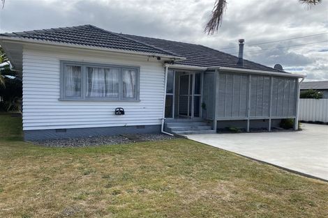 Photo of property in 32 Grove Road, Papakura, 2110
