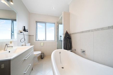 Photo of property in 1/34 Northboro Road, Hauraki, Auckland, 0622