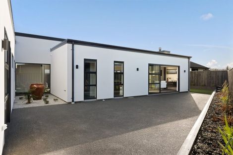 Photo of property in 5 Oakbridge Boulevard, Marshland, Christchurch, 8051