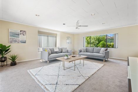Photo of property in 7 Hyland Place, Waiuku, 2681