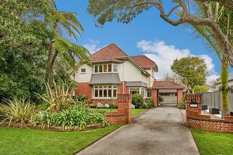 Photo of property in 10 Hinau Street, Woburn, Lower Hutt, 5010