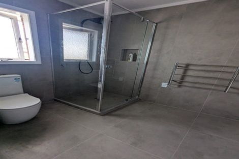 Photo of property in 30 Kervil Avenue, Te Atatu Peninsula, Auckland, 0610