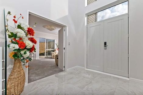 Photo of property in 14 Ascension Crescent, Orewa, 0931