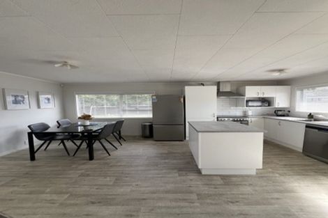 Photo of property in 95 Santiago Crescent, Unsworth Heights, Auckland, 0632