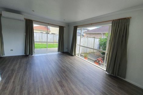 Photo of property in 14 Kalmore Place, Flat Bush, Auckland, 2016