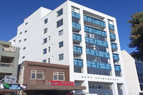 Photo of property in 17 Kent Terrace - Kent Apartments, 7e/16 Kent Terrace, Mount Victoria, Wellington, 6011