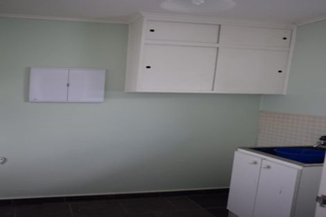 Photo of property in 14 Edgerton Road, Te Atatu Peninsula, Auckland, 0610
