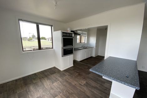 Photo of property in 20 Christmas Road, Manurewa, Auckland, 2102