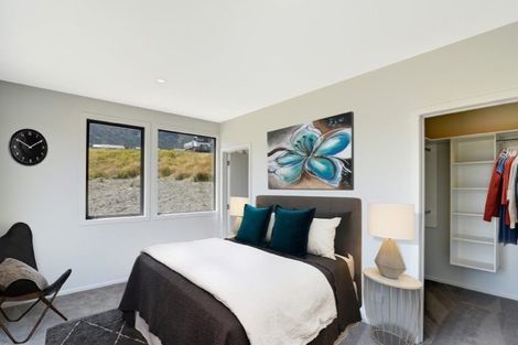 Photo of property in 16 Kinross Lane, Jacks Point, Queenstown, 9371
