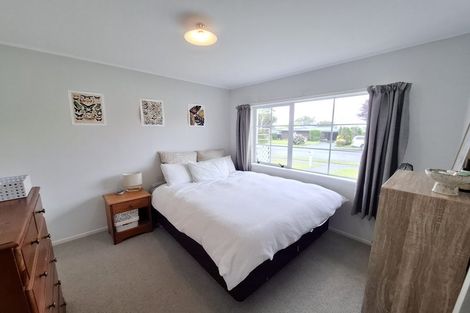 Photo of property in 42 Branch Road, Highlands Park, New Plymouth, 4312