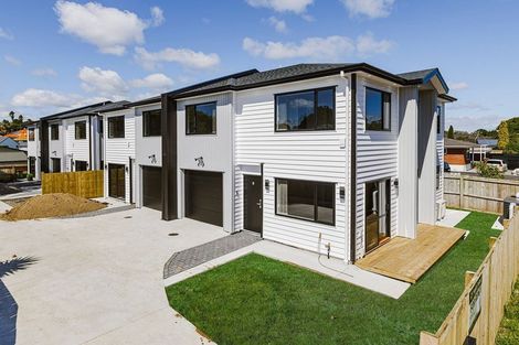 Photo of property in 4a Mirrabooka Avenue, Botany Downs, Auckland, 2010