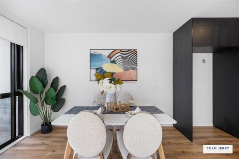 Photo of property in 2/1g Dishys Road, Flat Bush, Auckland, 2019