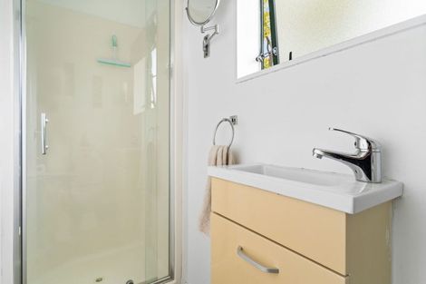 Photo of property in 2/9 Barcroft Place, Clendon Park, Auckland, 2103