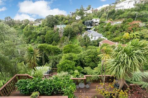 Photo of property in 105 Mortimer Terrace, Brooklyn, Wellington, 6021