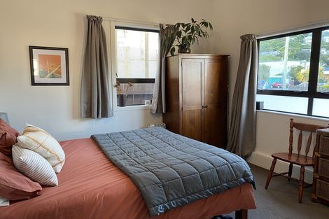 Photo of property in 17 Rua Street, Lyall Bay, Wellington, 6022