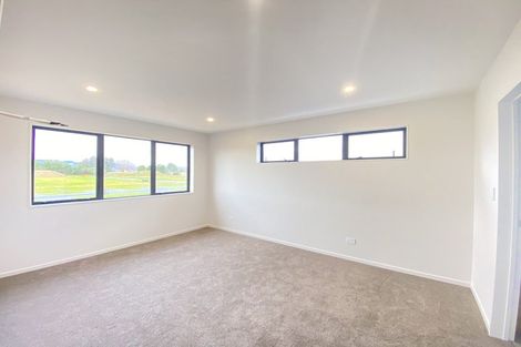 Photo of property in 17 Woven Place, Karaka, Papakura, 2113