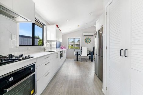 Photo of property in 92 Harrington Road, Henderson, Auckland, 0610