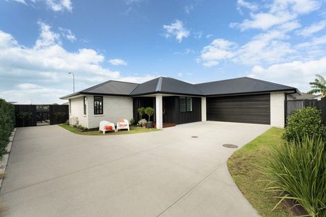 Photo of property in 35 Dunkeld Drive, Papamoa, 3118