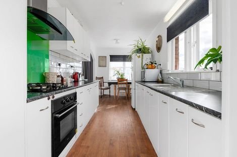 Photo of property in 8 Robert Grigg Place, Hamilton East, Hamilton, 3216
