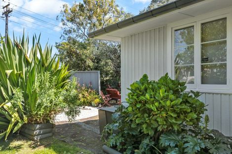 Photo of property in 1 Marewa Street, Te Atatu South, Auckland, 0610