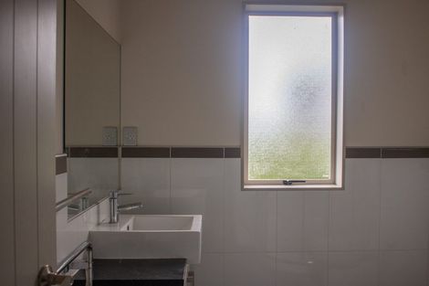 Photo of property in 108 San Marino Drive West, Henderson, Auckland, 0612