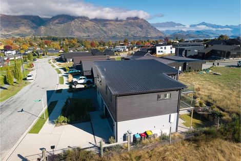 Photo of property in 60 Kirimoko Crescent, Wanaka, 9305