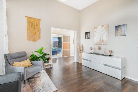 Photo of property in 21 Grand Drive, Orewa, 0931