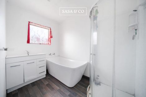 Photo of property in 4 Stoll Place, Clendon Park, Auckland, 2103