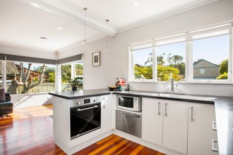 Photo of property in 1/24 Inverness Road, Browns Bay, Auckland, 0630