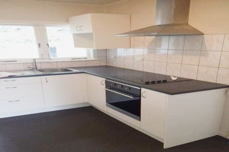 Photo of property in 4 Queen Mary Avenue, New Lynn, Auckland, 0600