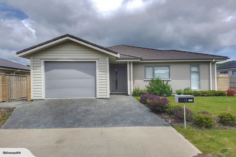 Photo of property in 11 Henrietta Maxwell Grove, Wainuiomata, Lower Hutt, 5014