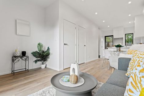 Photo of property in 11 Meg Lane, Glen Eden, Auckland, 0602
