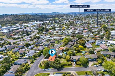 Photo of property in 10 Brunner Road, Glen Eden, Auckland, 0602