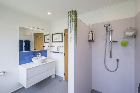 Photo of property in 15 Koromiko Road, Waikanae, 5036