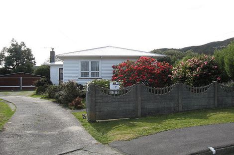 Photo of property in 7 Kim Street, Wainuiomata, Lower Hutt, 5014