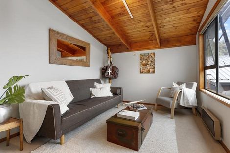 Photo of property in 280 Shaw Road, Titirangi, Auckland, 0604