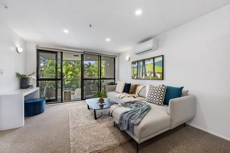 Photo of property in 1c/175 Hurstmere Road, Takapuna, Auckland, 0622