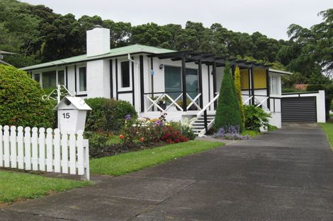 Photo of property in 15 Pikitea Road, Mangere Bridge, Auckland, 2022