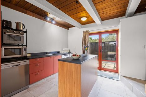 Photo of property in 100 Grafton Street, Waltham, Christchurch, 8011