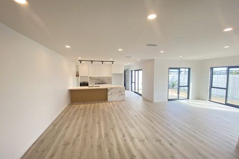 Photo of property in 1 Green Bamboo Road, Hobsonville, Auckland, 0616