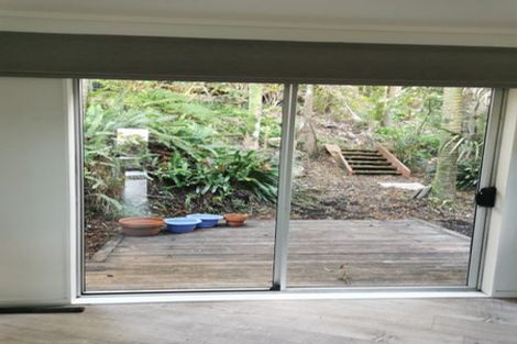 Photo of property in 128 Otitori Bay Road, Titirangi, Auckland, 0604