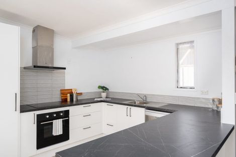 Photo of property in 2/4 Puaha Street, Takapuwahia, Porirua, 5022