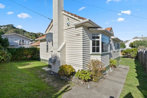 Photo of property in 546 Broadway, Strathmore Park, Wellington, 6022