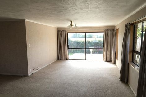 Photo of property in 18 Sheraton Place, Redwood, Christchurch, 8051