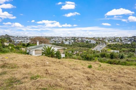 Photo of property in 1088 Beach Road, Torbay, Auckland, 0630