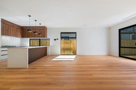 Photo of property in 21 Whakairo Crescent, Gulf Harbour, 0930