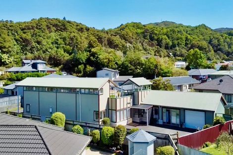 Photo of property in 28 Kawatiri Grove, Wainuiomata, Lower Hutt, 5014
