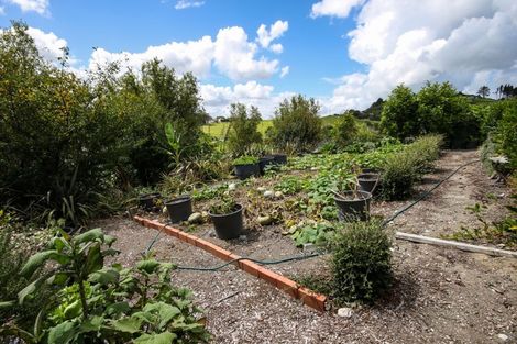 Photo of property in 3 Heaths Way, Pahi, Paparoa, 0571